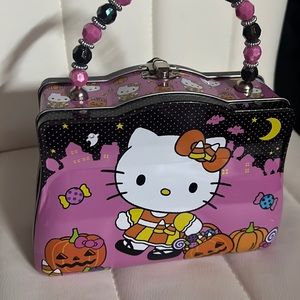 Hello kitty tin